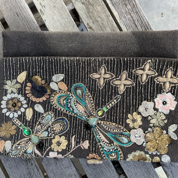 Embroidered clutch - Picture 1 of 3